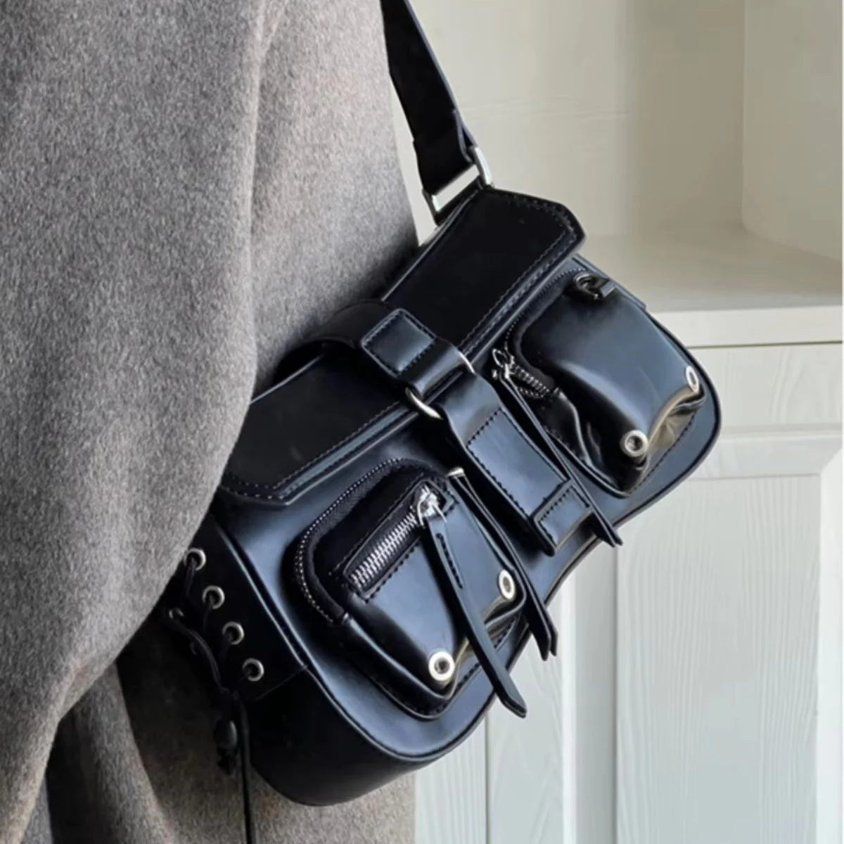 Eclipse Utility Bag - Image 7