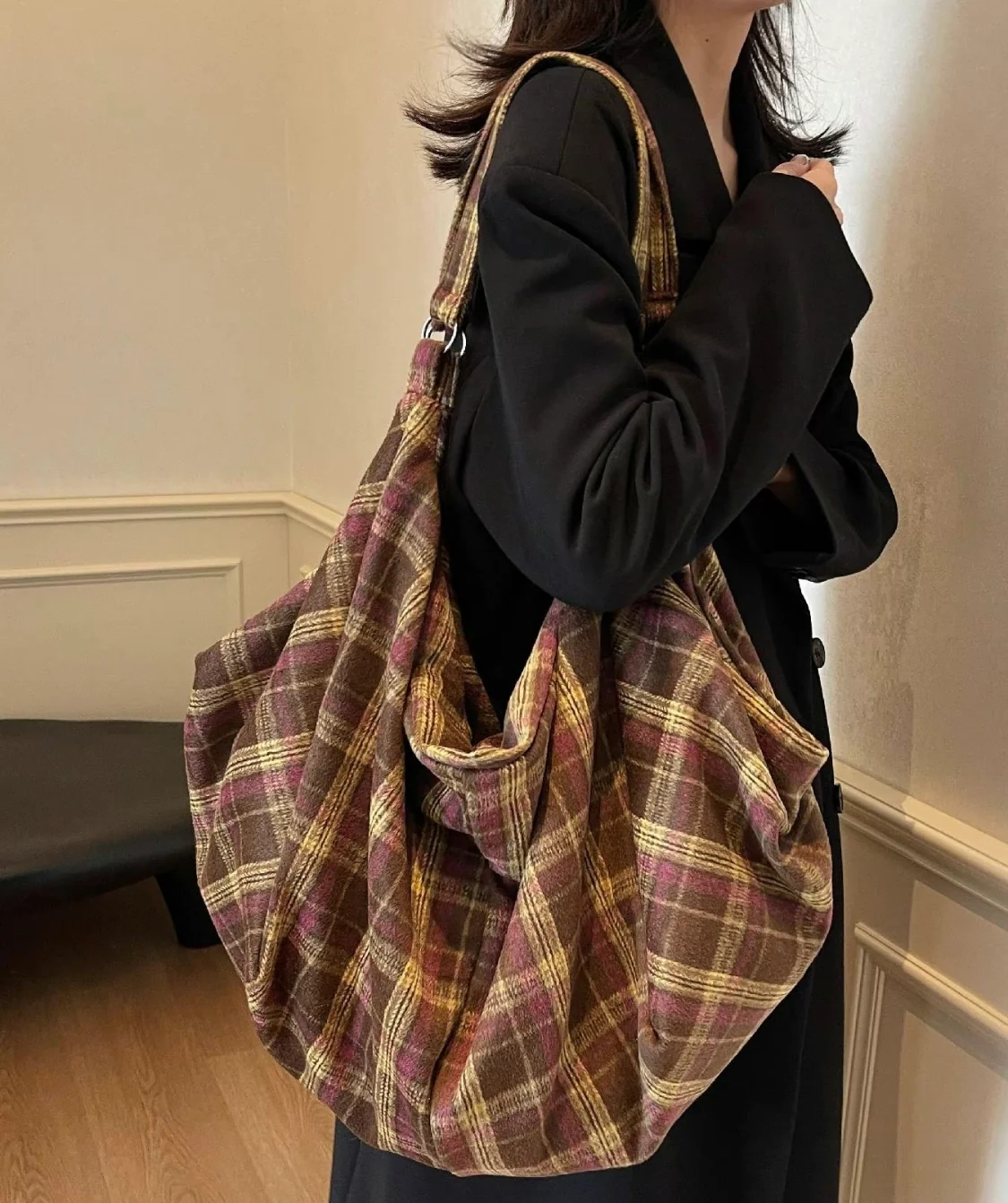 The Verona Plaid Slouch Bag - Image 10