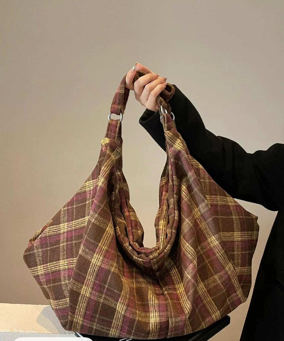 The Verona Plaid Slouch Bag - Image 12