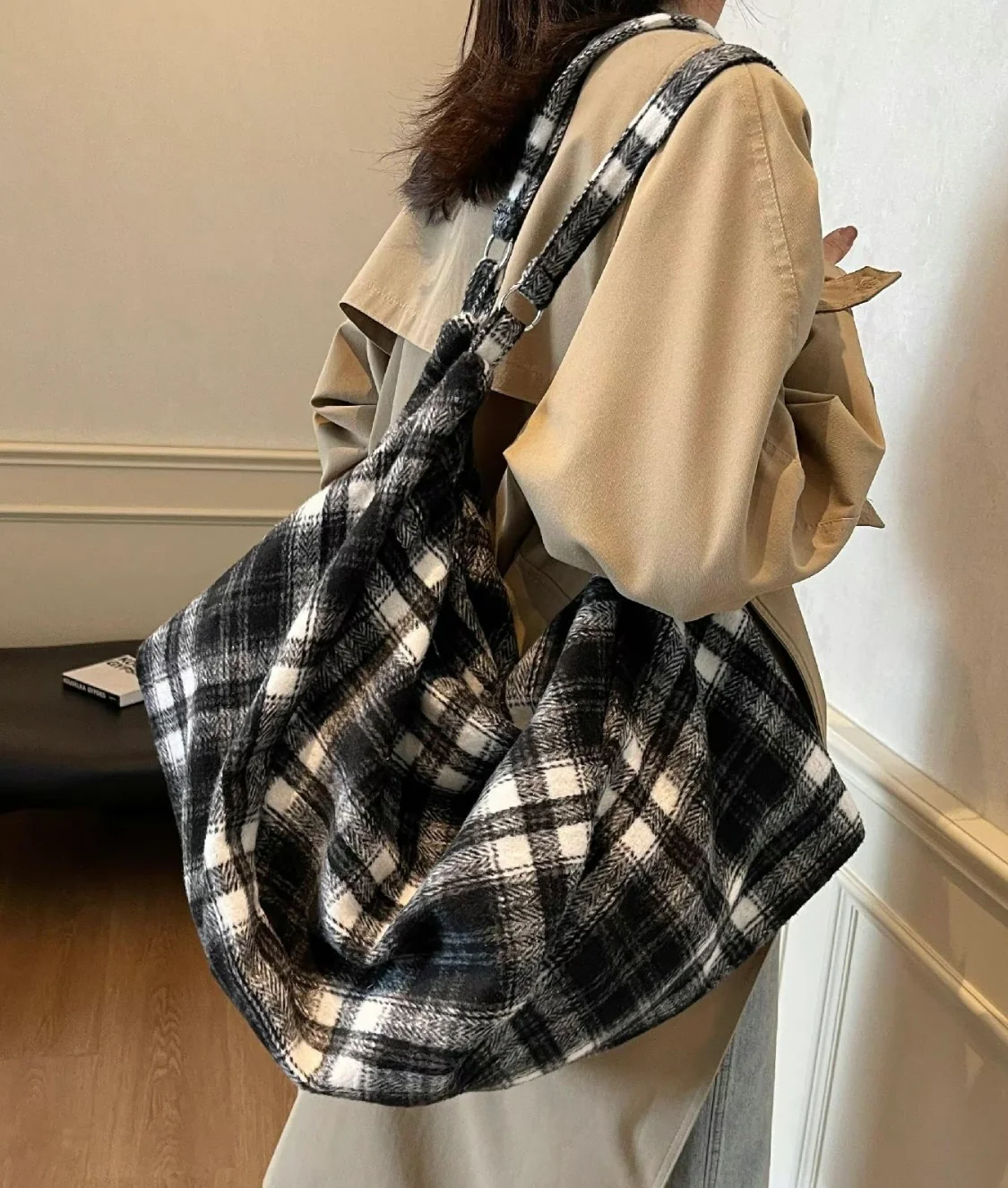 The Verona Plaid Slouch Bag - Image 15