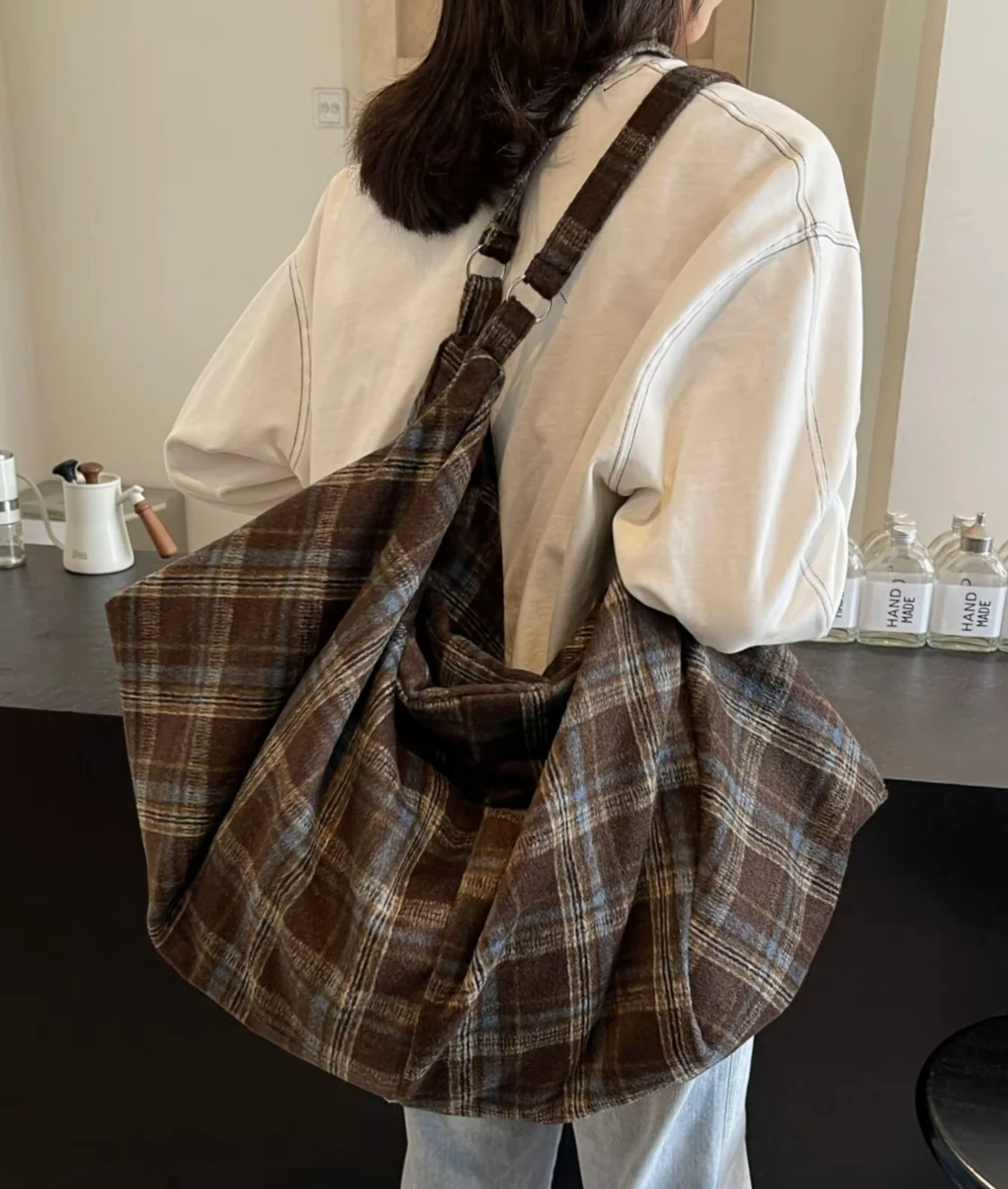 The Verona Plaid Slouch Bag - Image 16