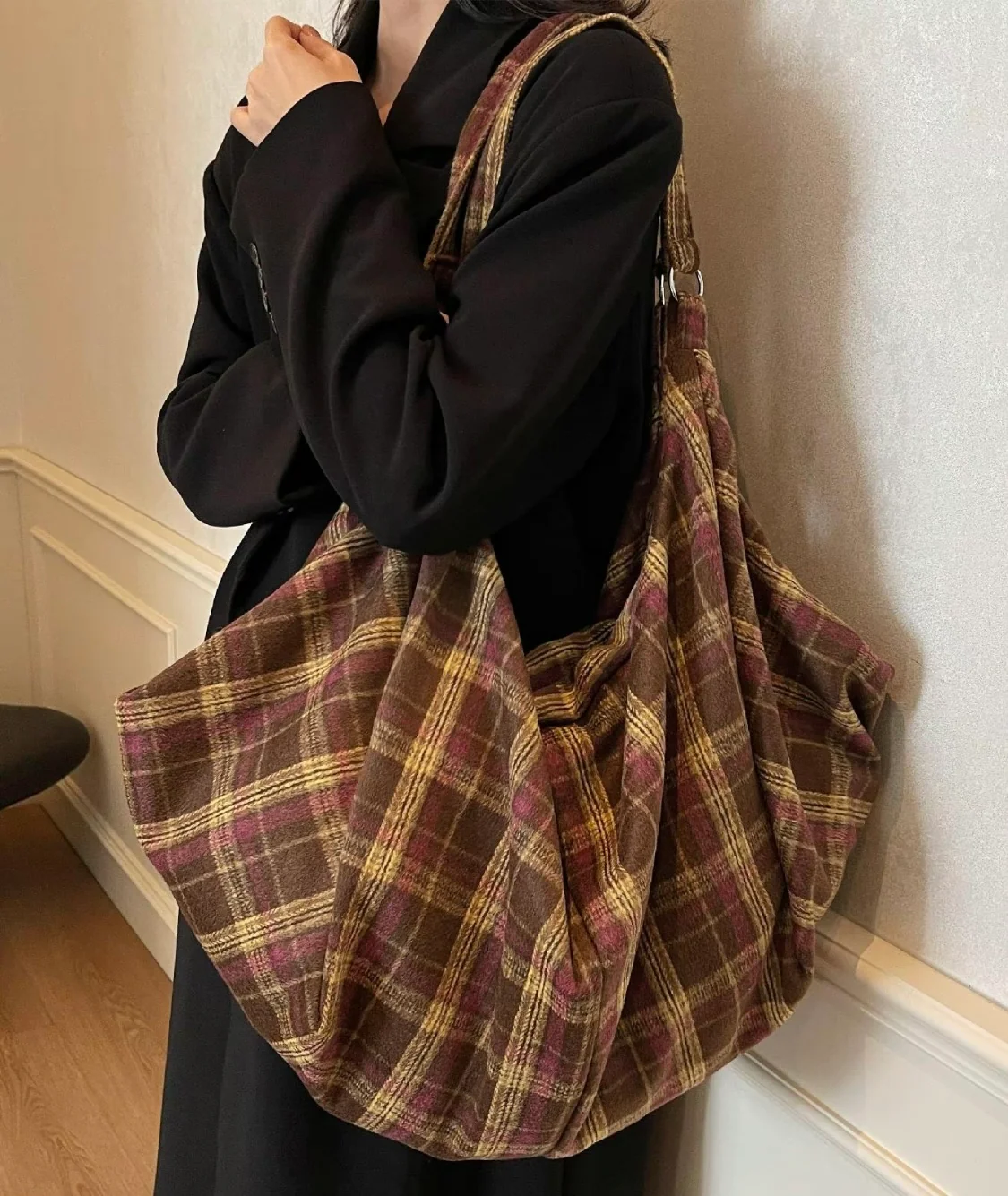 The Verona Plaid Slouch Bag - Image 18