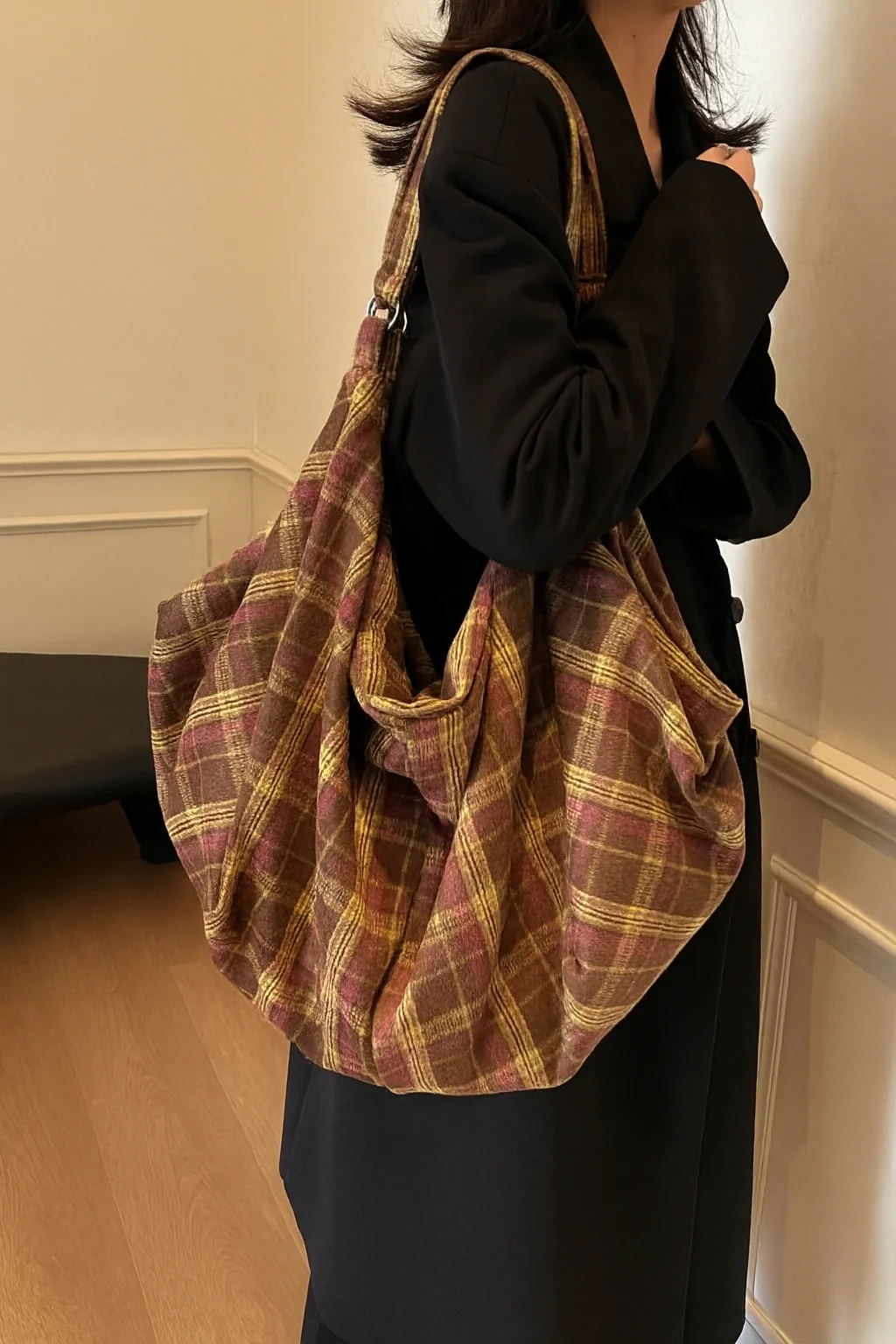 The Verona Plaid Slouch Bag - Image 3