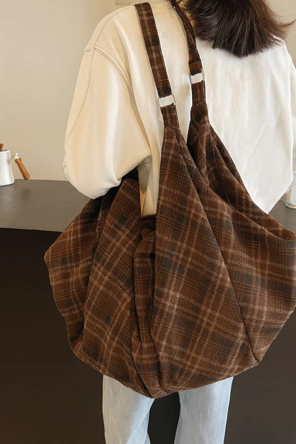 The Verona Plaid Slouch Bag - Image 7