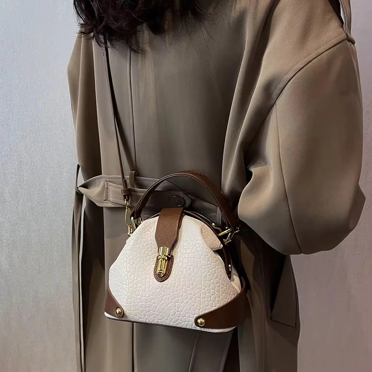 Lucien Everyday sling bag - Image 4
