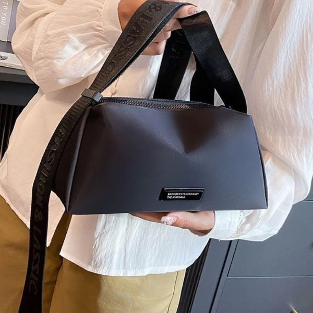 Lucien Bloom 2.0 - Image 4