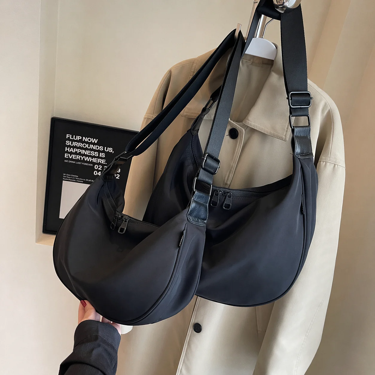Lucien Drip sling bag - Image 5