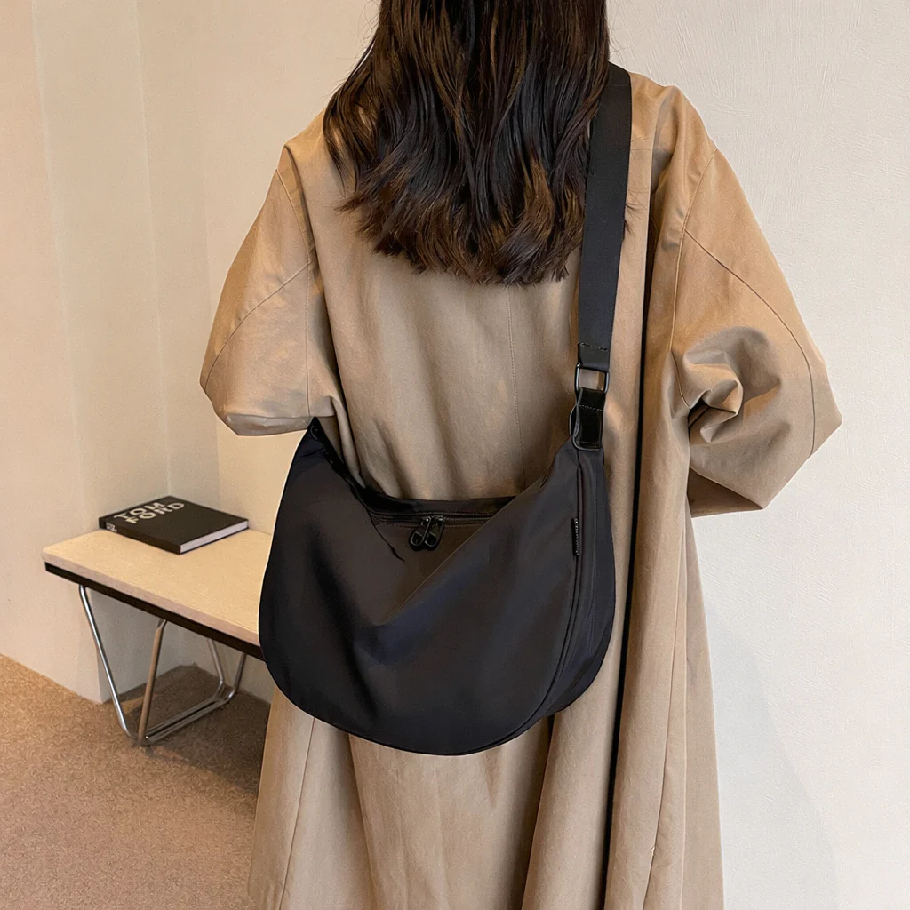 Lucien Drip sling bag - Image 6