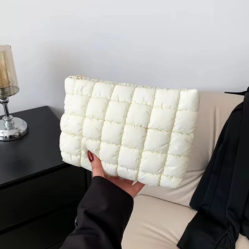 Verde Quilted Clutch - Image 5