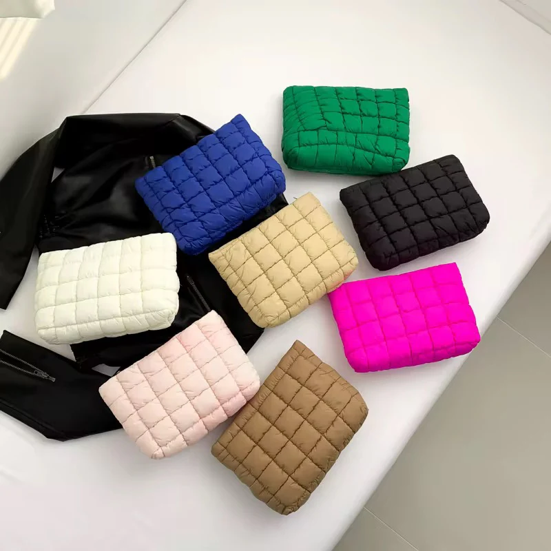 Verde Quilted Clutch - Image 9